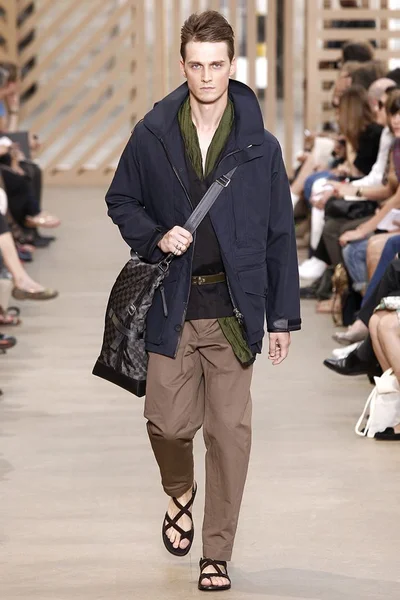 Look 43